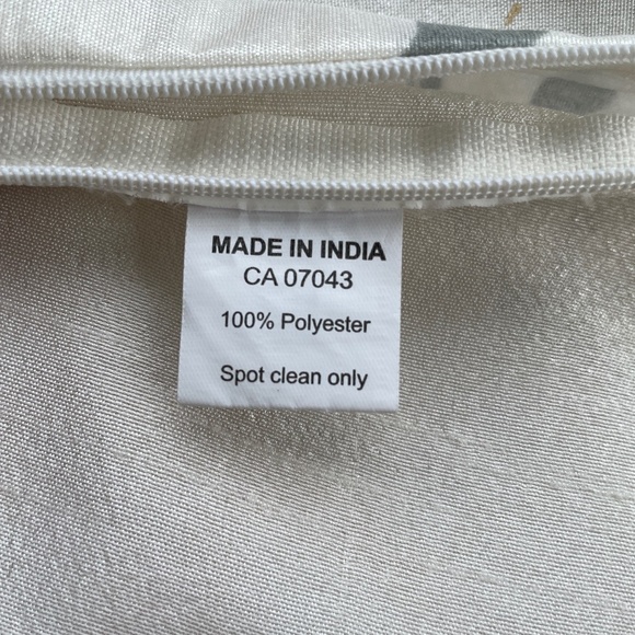 Set of 2 Kim Seybert Living Pillow Covers - Picture 5 of 8